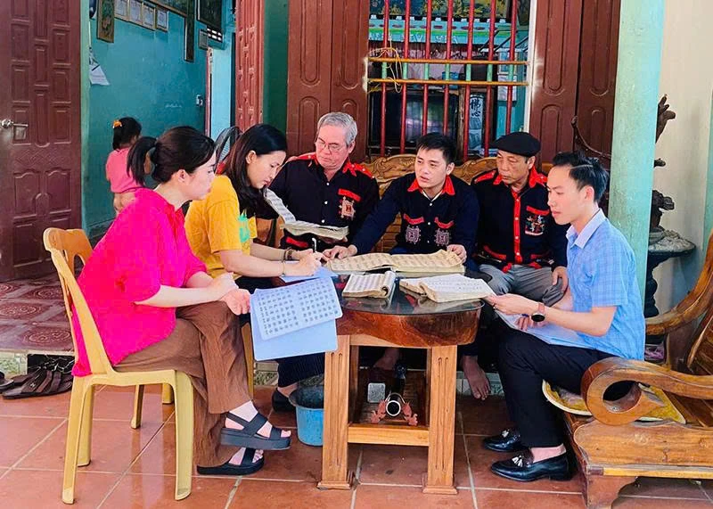 Người nặng lòng gìn giữ văn hóa dân tộc Dao