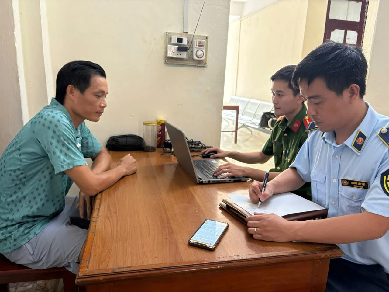 Kiên quyết xử lý nghiêm hành vi thu phí không đúng quy định, ứng xử thiếu văn minh với du khách