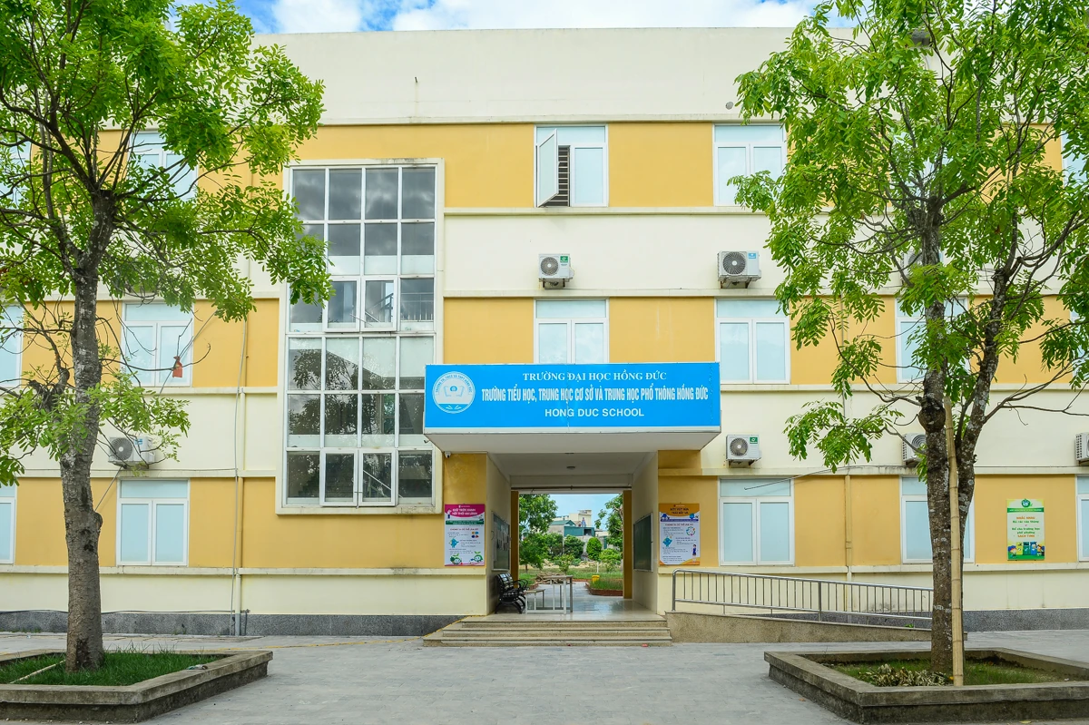 Giải đáp băn khoăn của phụ huynh xung quanh việc thu học phí ở Trường TH, THCS và THPT Hồng Đức