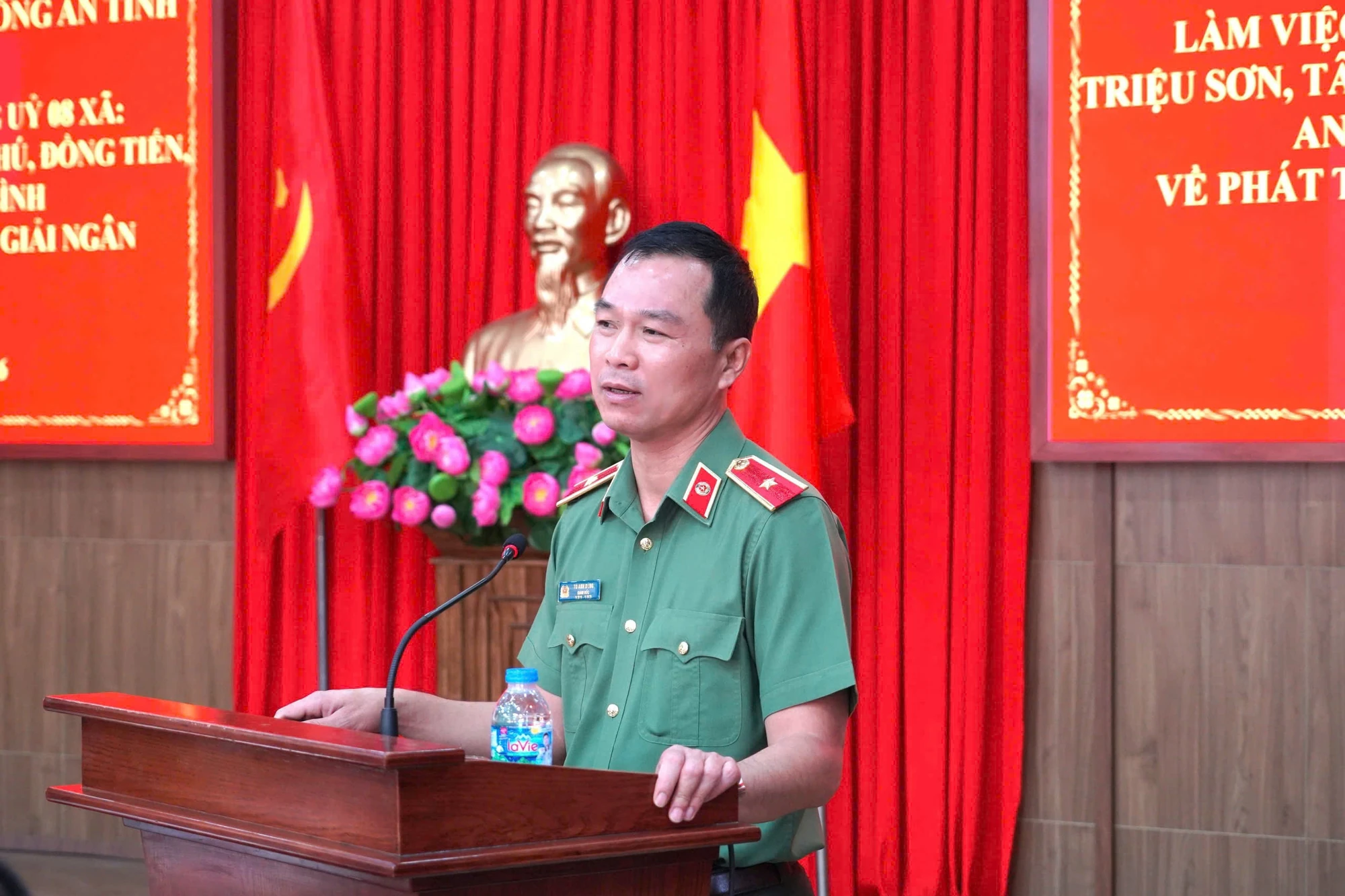Giám đốc Công an tỉnh làm việc với Thường trực Đảng ủy 8 xã