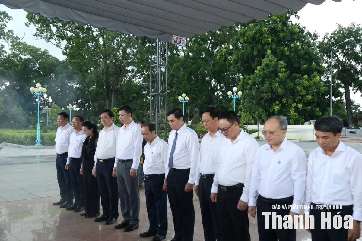 Đoàn đại biểu tỉnh Thanh Hóa viếng các nghĩa trang liệt sĩ trên địa bàn tỉnh Tây Ninh