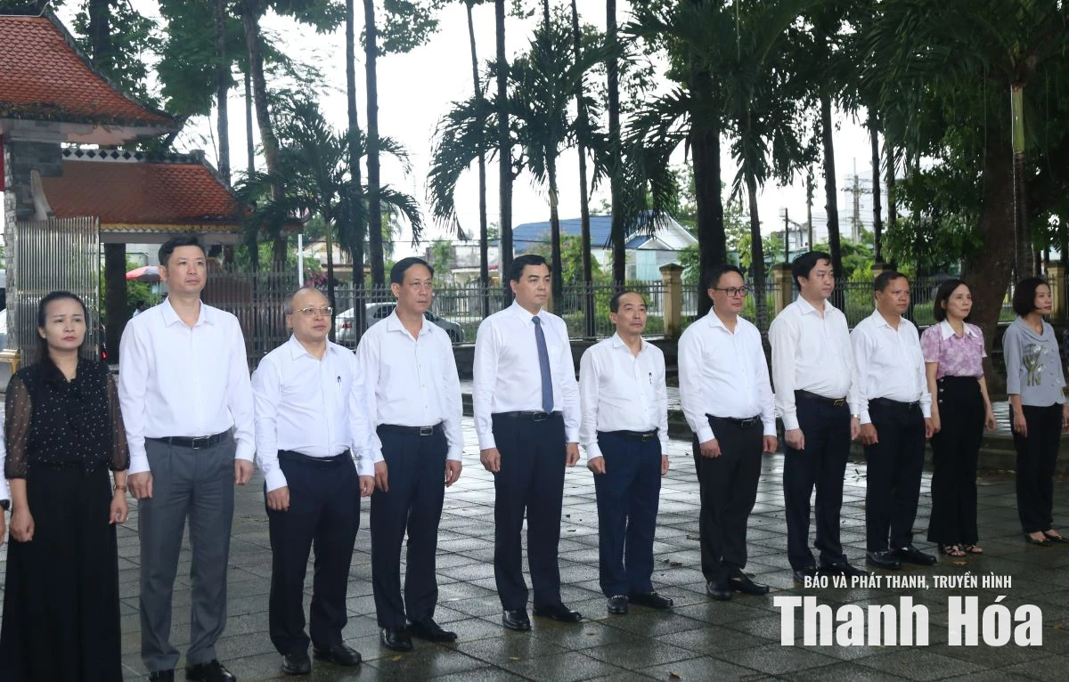 Đoàn đại biểu tỉnh Thanh Hóa viếng các nghĩa trang liệt sĩ trên địa bàn tỉnh Tây Ninh