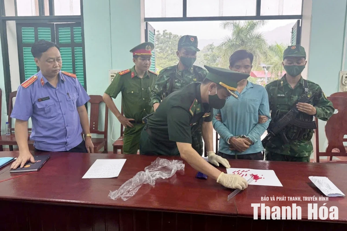 Bắt giữ một đối tượng người Lào tàng trữ ma túy
