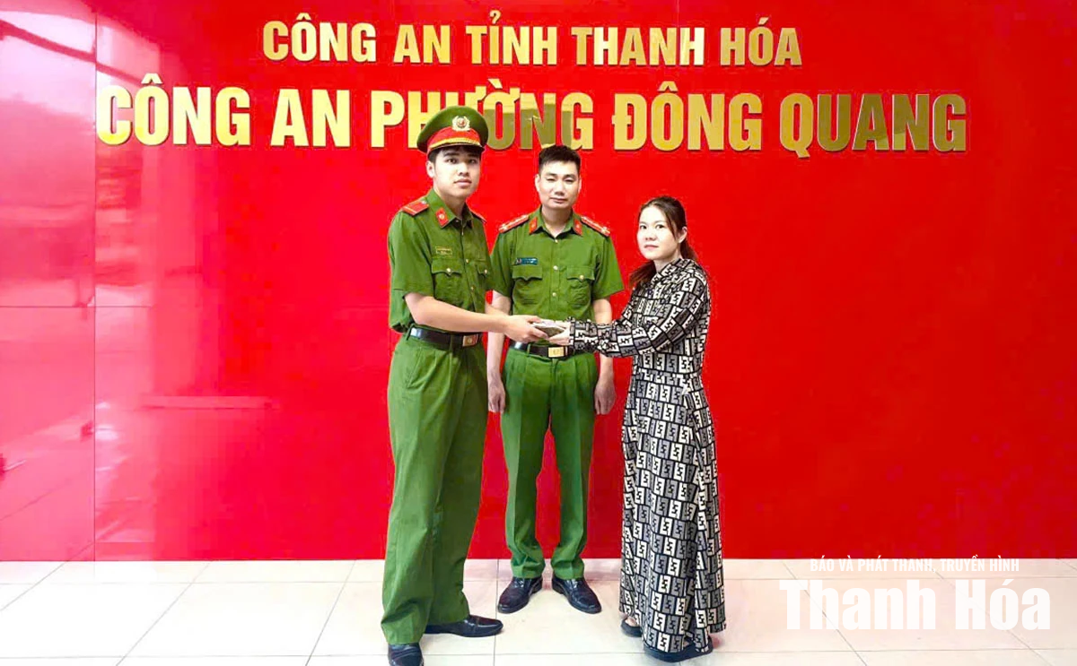 Chiến sĩ Cảnh sát cơ động Công an Thanh Hóa nhặt được 75 triệu đồng trả lại người mất