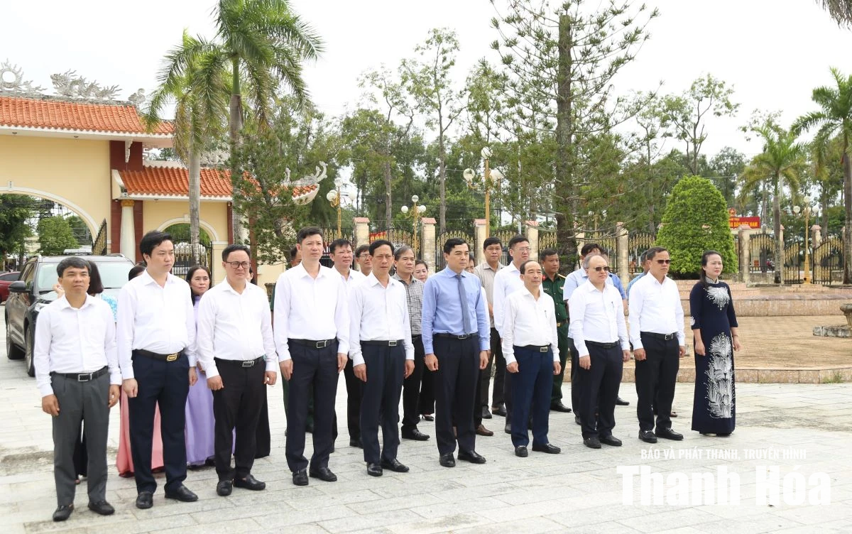 Đoàn đại biểu tỉnh Thanh Hóa viếng các nghĩa trang liệt sĩ trên địa bàn thành phố Cần Thơ