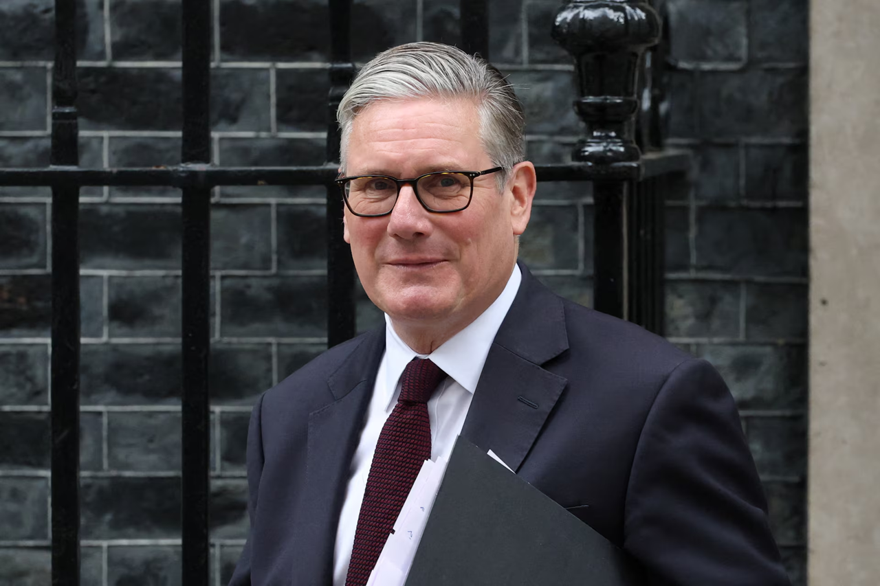 Thủ tướng Anh sắp mãn nhiệm Keir Starmer gửi thông điệp đanh thép tới người kế nhiệm