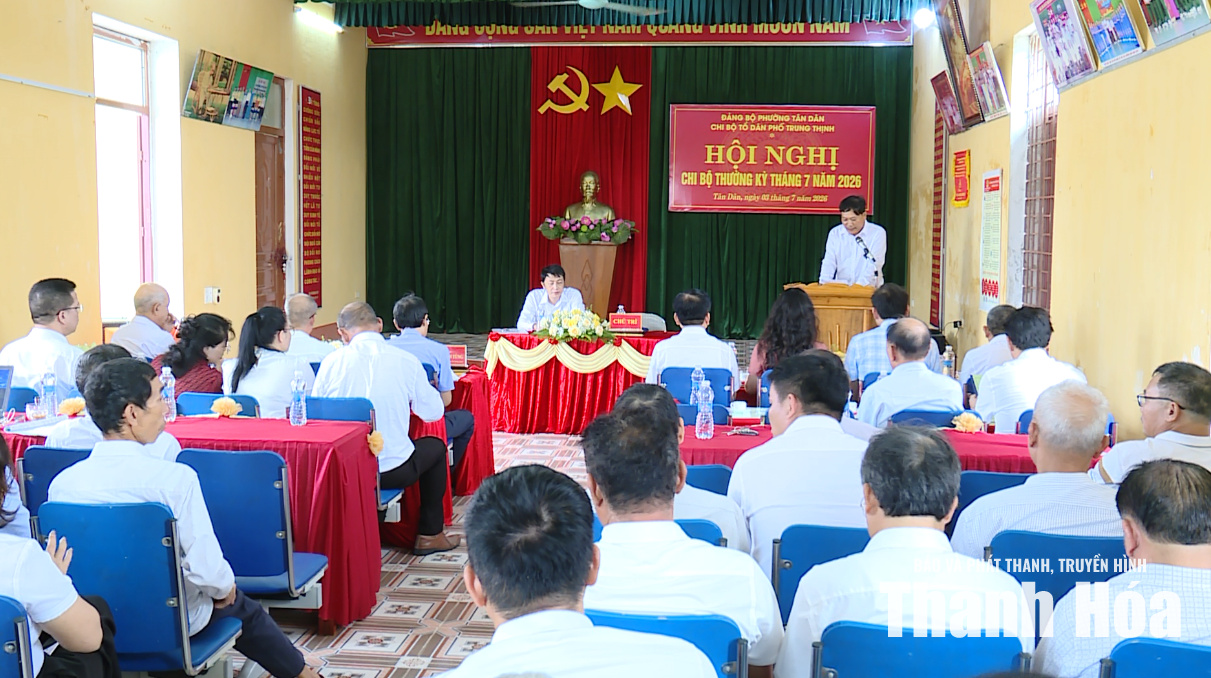 Phó Chủ tịch UBND tỉnh Đầu Thanh Tùng dự sinh hoạt Chi bộ Tổ dân phố Trung Thịnh