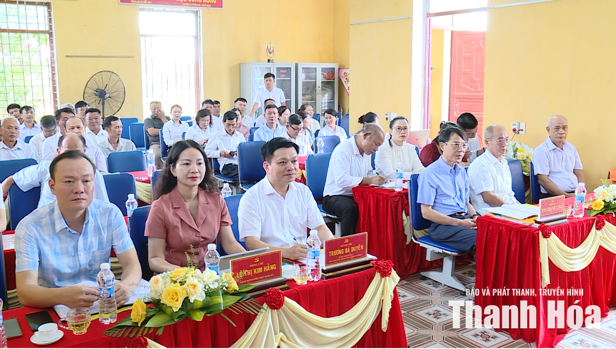 Phó Chủ tịch UBND tỉnh Đầu Thanh Tùng dự sinh hoạt Chi bộ Tổ dân phố Trung Thịnh