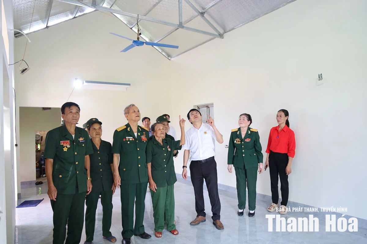 Bàn giao “Nhà nhân ái” cho hội viên Hội Truyền thống Trường Sơn có hoàn cảnh khó khăn
