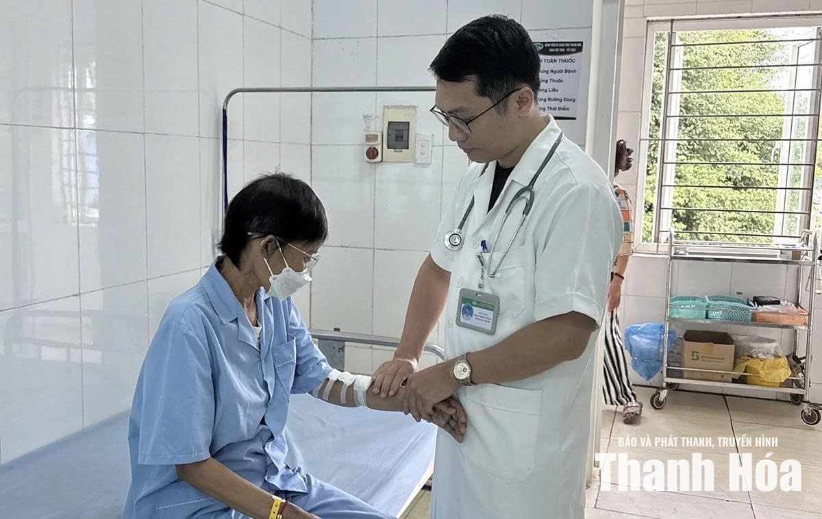 Bảo hiểm y tế - tấm thẻ đồng hành cùng người bệnh