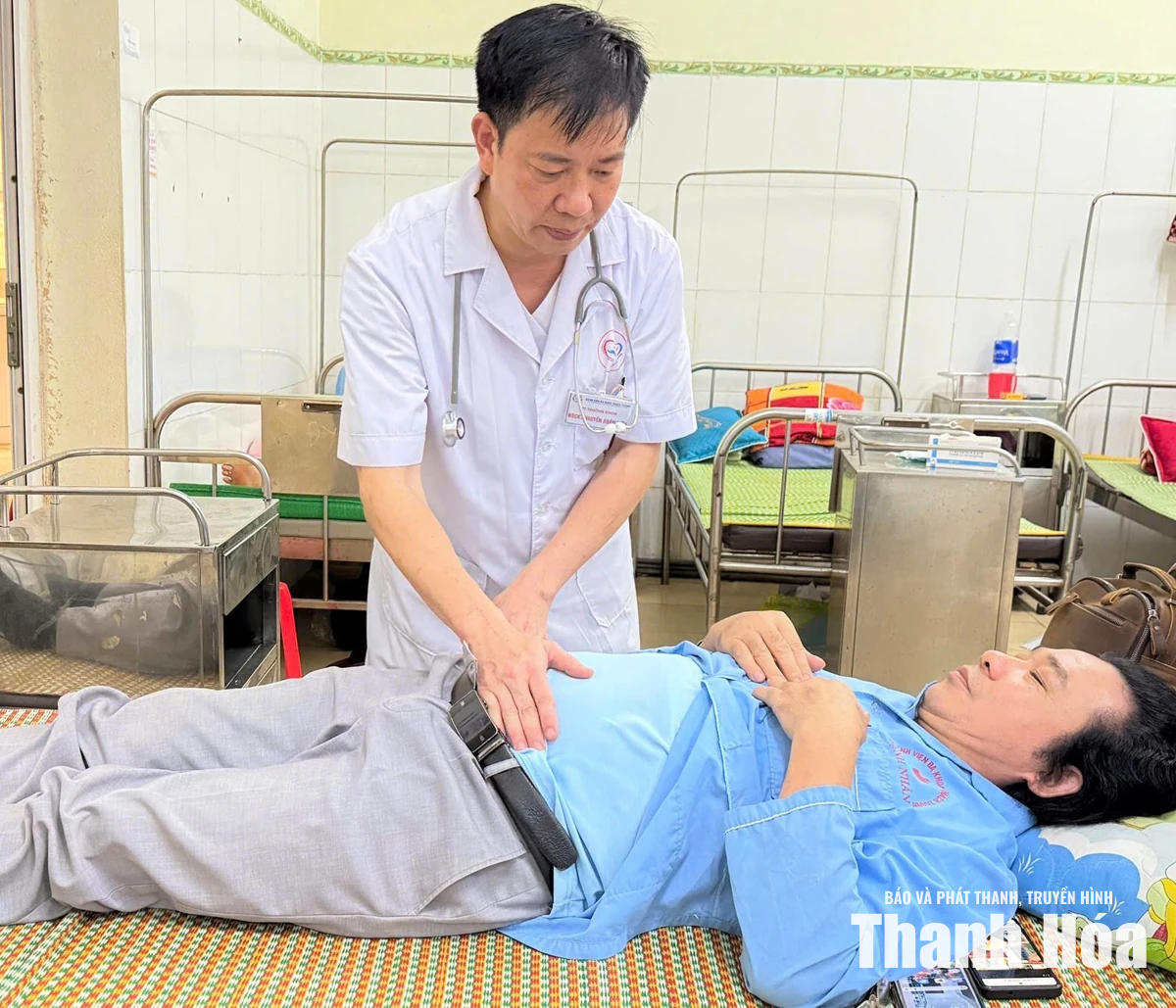 Bác sĩ Nguyễn Viết Huấn tận tâm với nghề, hết lòng vì người bệnh