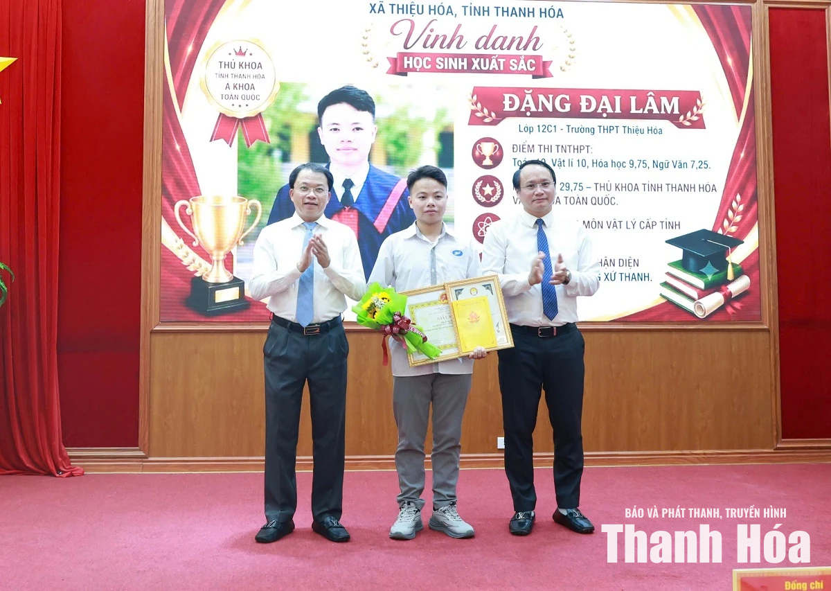 Thiệu Hóa vinh danh, trao thưởng học sinh đạt thành tích cao tại các kỳ thi