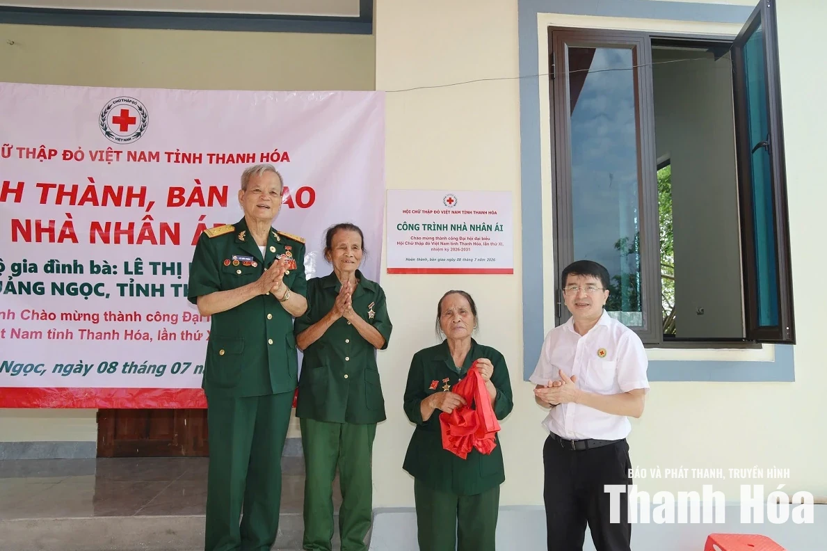 Bàn giao “Nhà nhân ái” cho hội viên Hội Truyền thống Trường Sơn có hoàn cảnh khó khăn