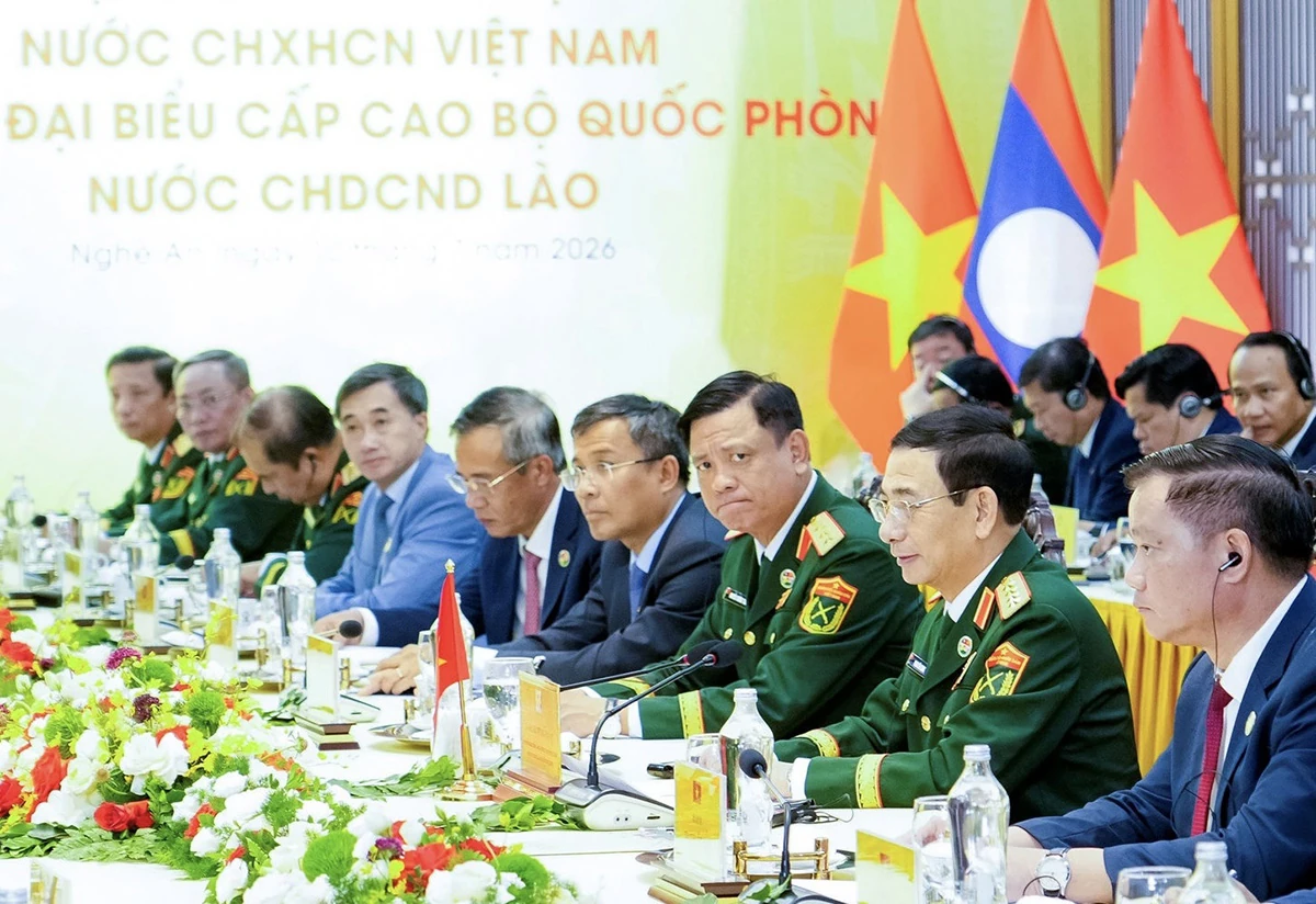 Hội đàm giữa Bộ trưởng Bộ Quốc phòng Việt Nam và Bộ trưởng Bộ Quốc phòng Lào