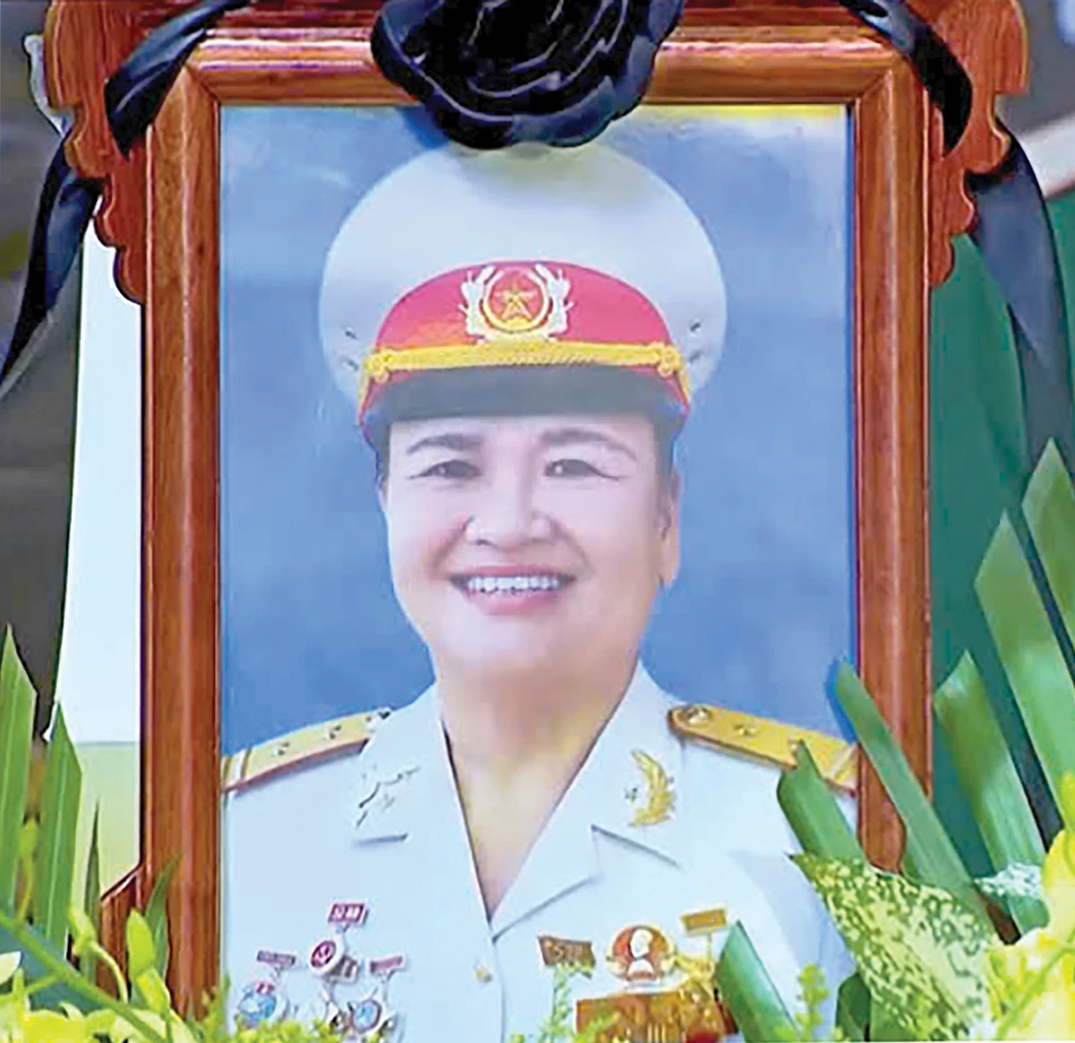 Phó Thủ tướng Chính phủ Lê Tiến Châu dâng hương tưởng nhớ Anh hùng Lực lượng vũ trang Nhân dân Ngô Thị Tuyển