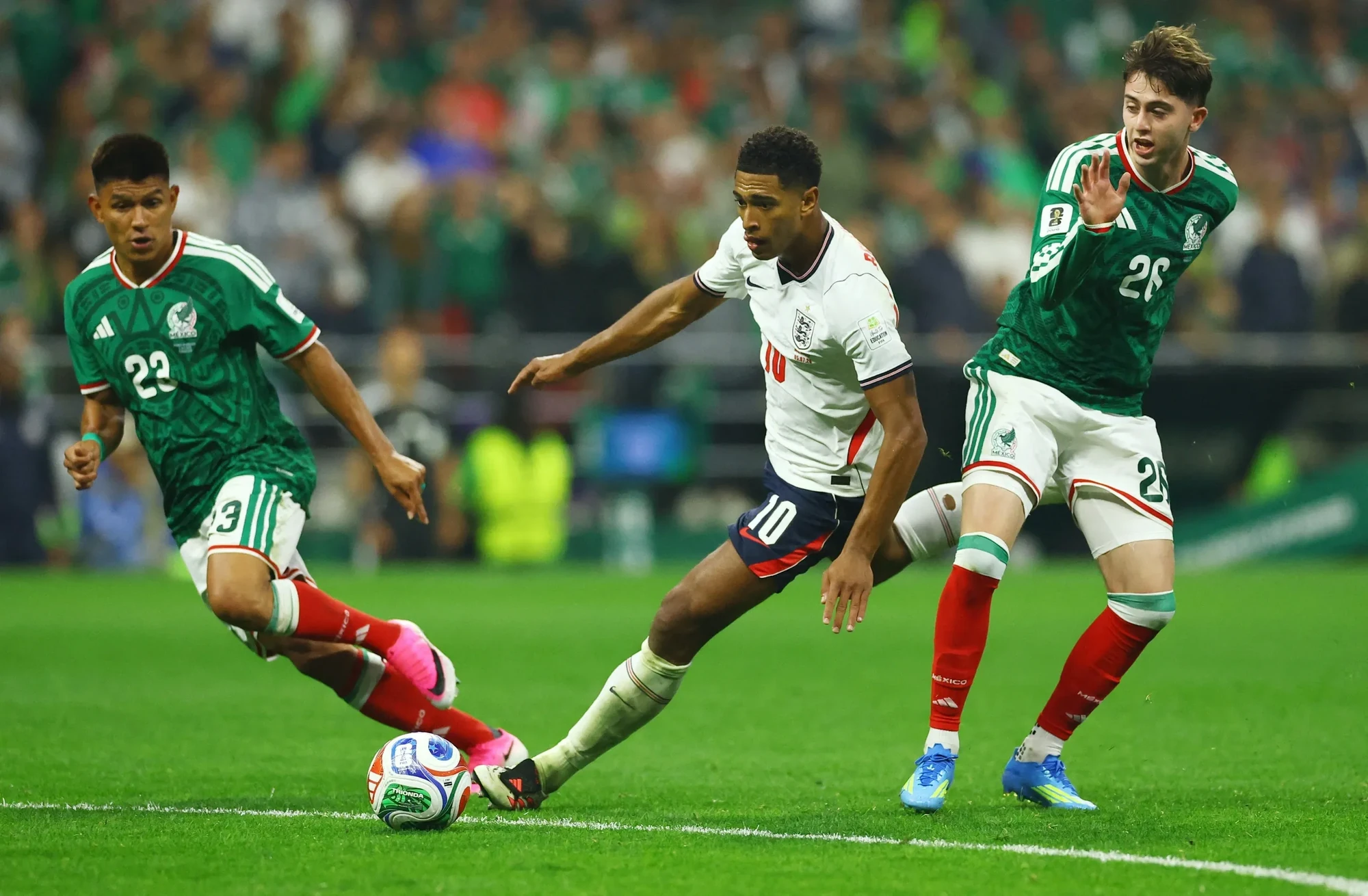 Đội tuyển Việt Nam cải thiện điểm yếu trước thềm AFF Cup 2026; Messi tỏa sáng, Argentina ngược dòng kịch tính