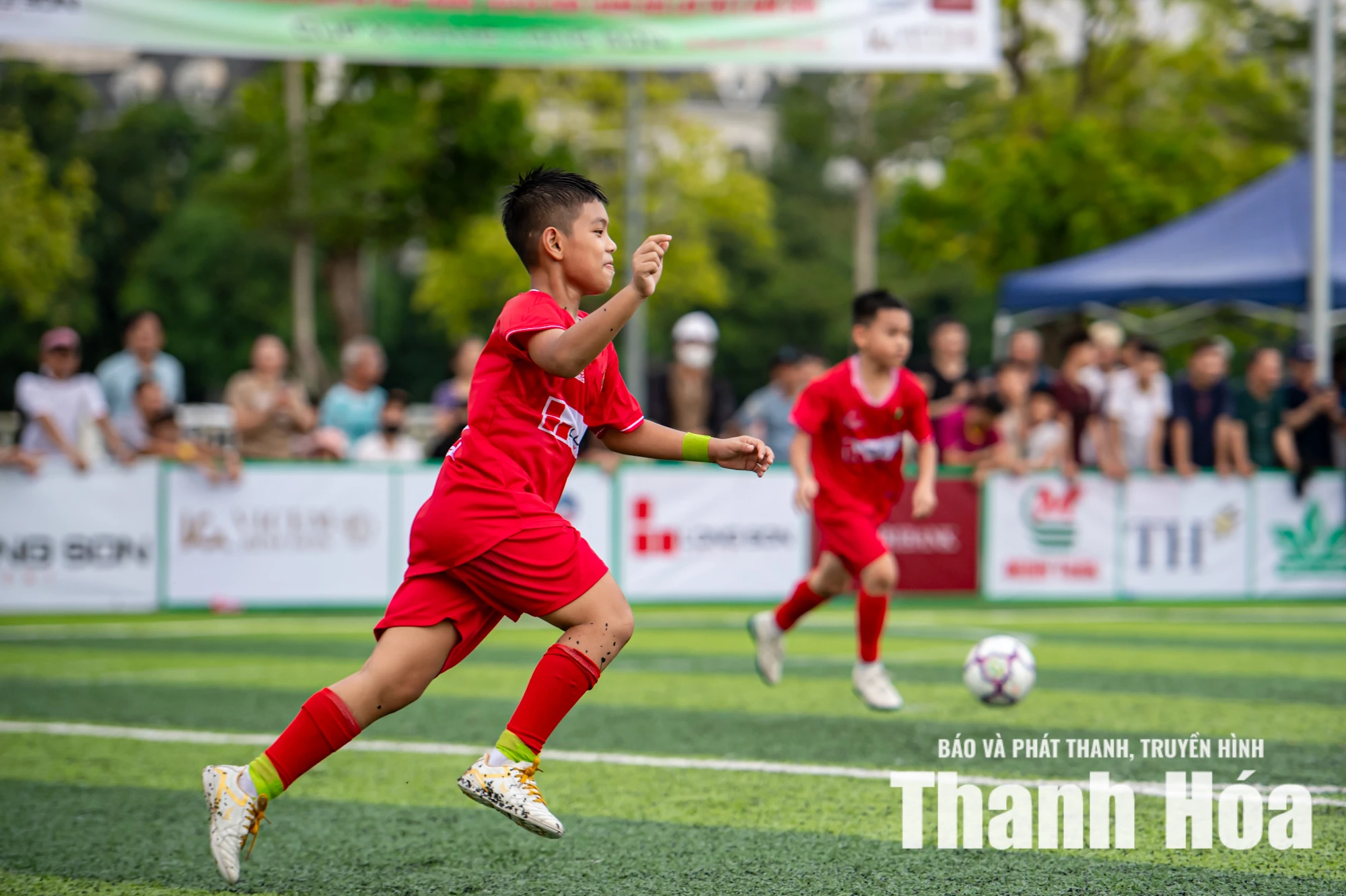 U10 phường Hạc Thành vô địch trên sân nhà