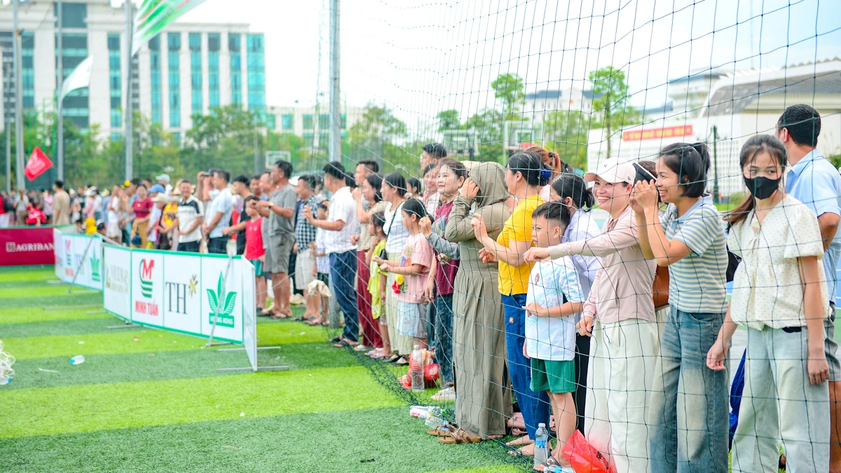 Cảm xúc theo trái bóng lăn tại Giải Bóng đá Nhi đồng Báo và Phát thanh, truyền hình Thanh Hóa lần thứ V