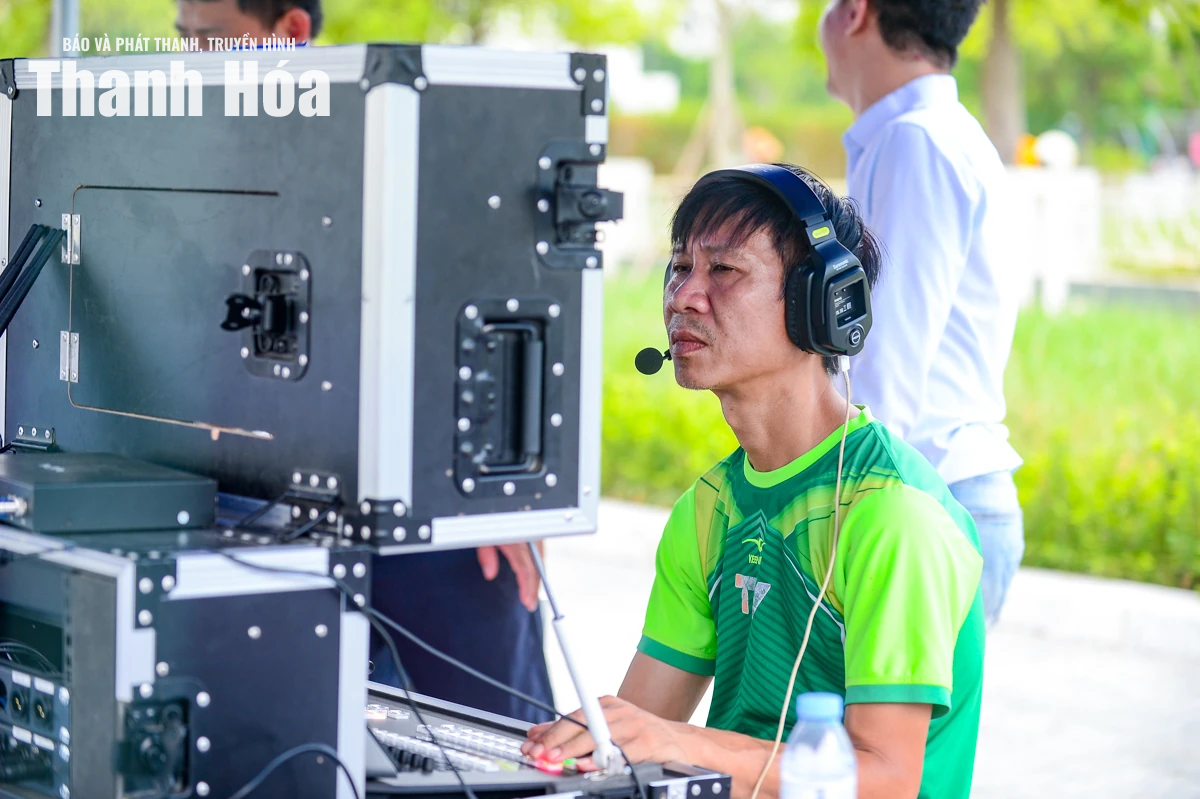 Những người thầm lặng góp phần làm nên sức nóng của giải