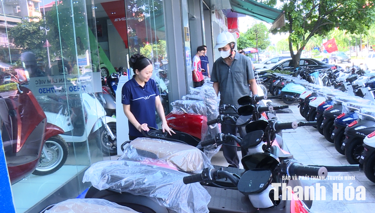 Xe điện thương hiệu Việt thu hút khách hàng trước thềm năm học mới