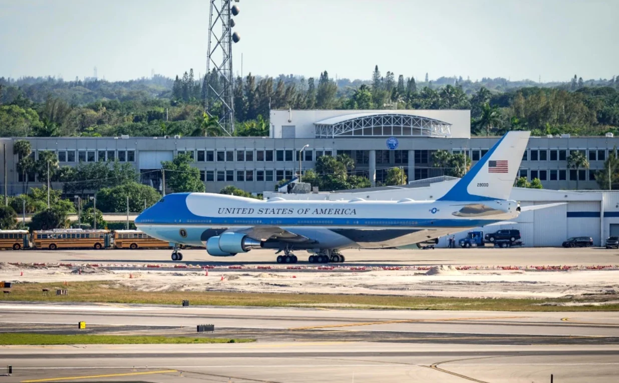 Mỹ đổi tên sân bay quốc tế đầu tiên theo tên Tổng thống Donald Trump