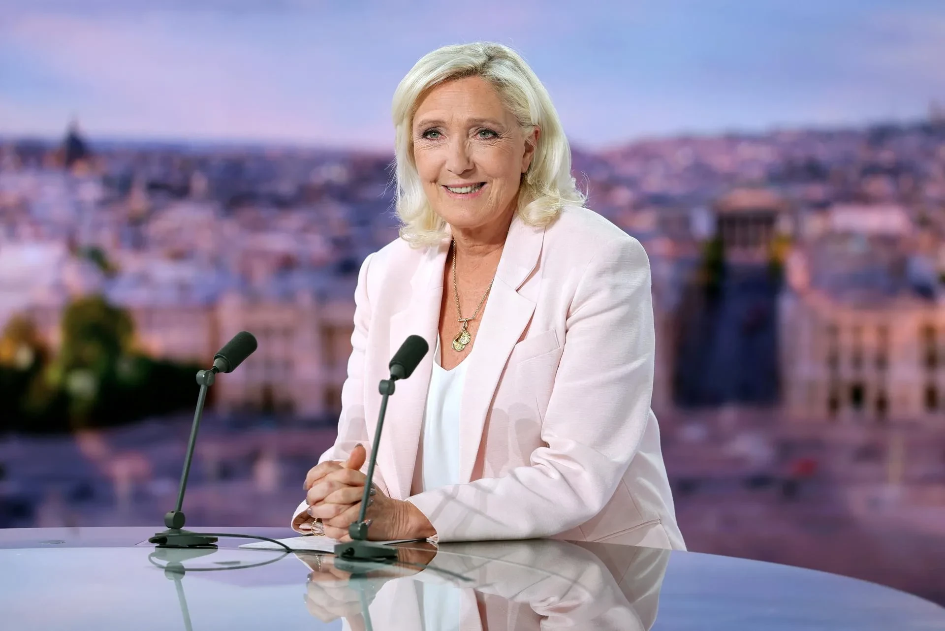 Lãnh đạo đảng Tập hợp quốc gia (RN) Marine Le Pen tuyên bố tranh cử tổng thống Pháp năm 2027