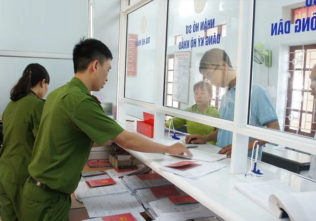 Chi tiết về thông báo lưu trú: Người dân thực hiện qua VNeID, không cần đến cơ quan công an