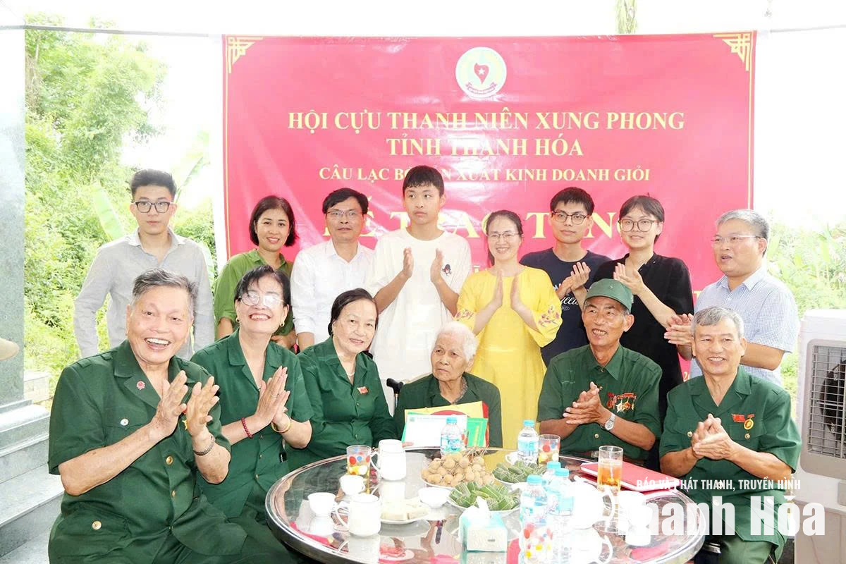 Nặng nghĩa tình với đồng đội