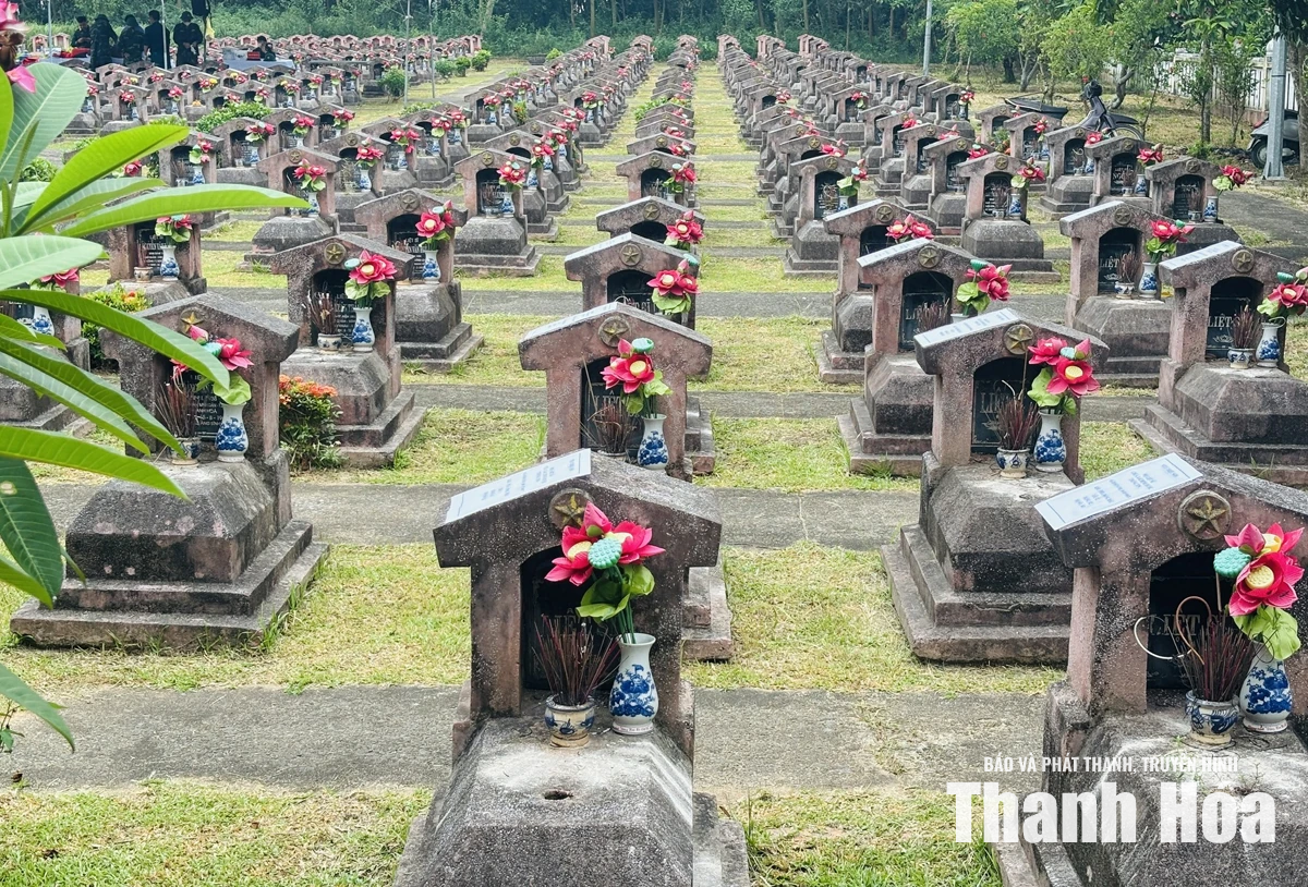 Nối những nhịp cầu đoàn tụ ( Bài 1): Khoảng trống trên bia mộ