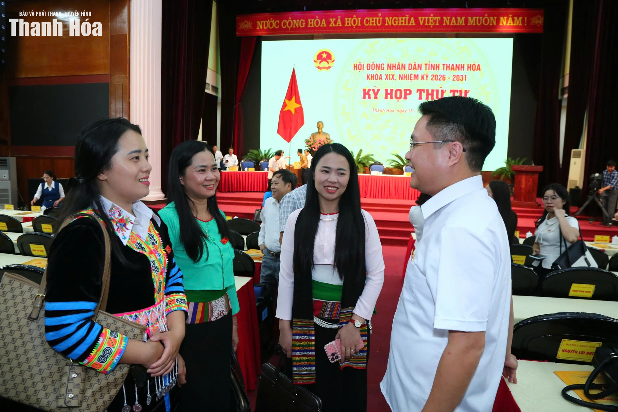 Thảo luận tại Kỳ họp thứ tư, HĐND tỉnh khóa XIX: Thẳng thắn và trách nhiệm