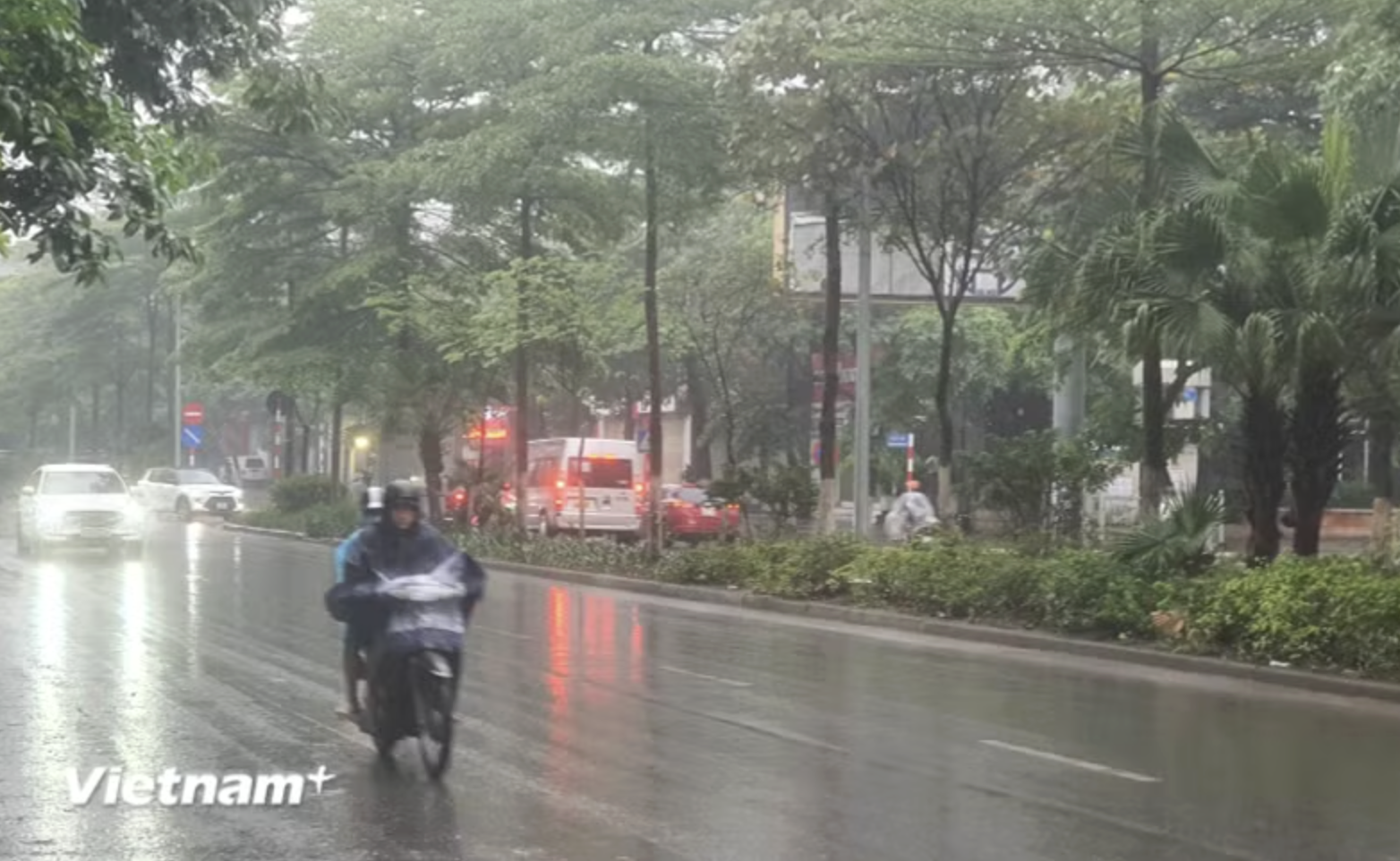 Thời tiết ngày 13/7: Mưa rào và dông tiếp diễn tại nhiều khu vực trên cả nước