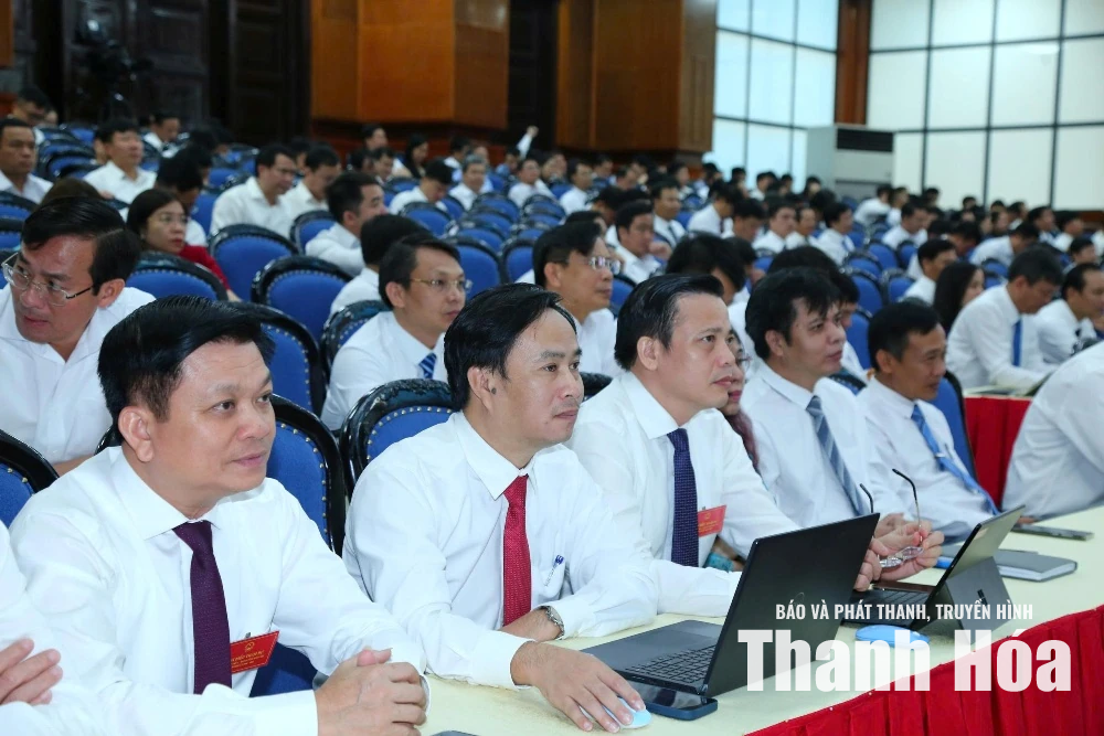 Chủ tịch UBND tỉnh tiếp thu, giải trình những vấn đề đại biểu HĐND tỉnh và cử tri trong tỉnh quan tâm