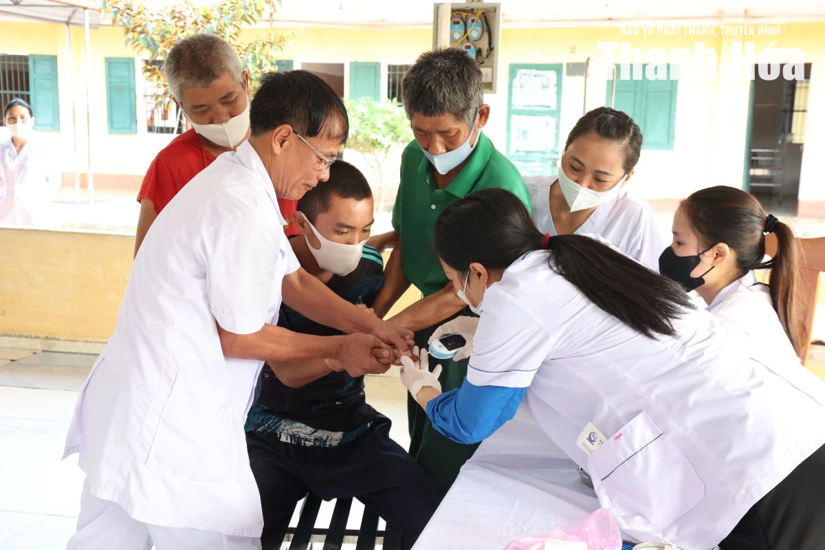 Buổi khám bệnh đặc biệt tại Trung tâm Bảo trợ xã hội Thanh Hóa