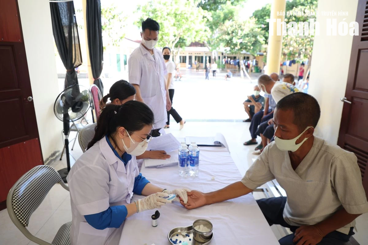 Buổi khám bệnh đặc biệt tại Trung tâm Bảo trợ xã hội Thanh Hóa