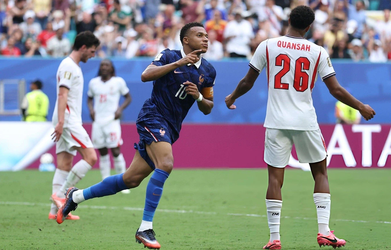 Đội tuyển Việt Nam lo lắng về tình trạng sức khỏe của Xuân Son; Trận tranh hạng ba World Cup 2026 kết thúc với tỷ số không tưởng
