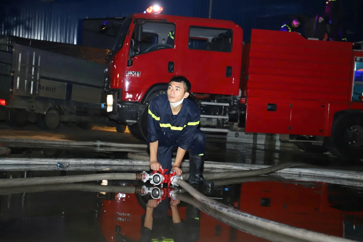Cháy lớn tại Khu công nghiệp Tây Bắc Ga đã được khống chế hoàn toàn