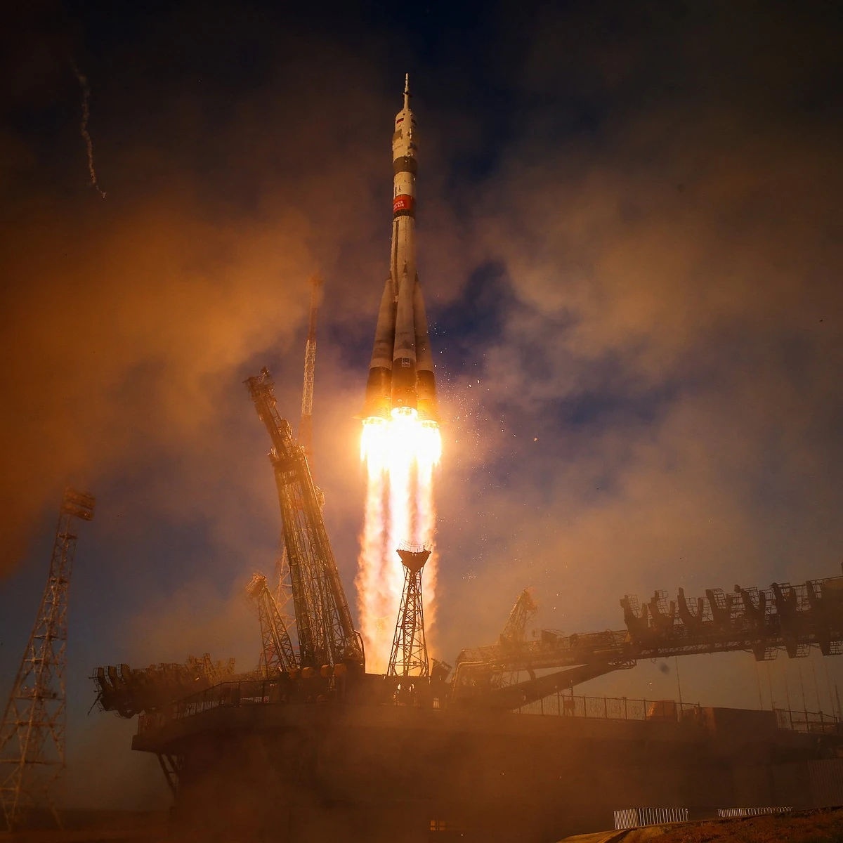Nga phóng tàu Soyuz MS-29 đưa phi hành đoàn Nga - Mỹ lên ISS