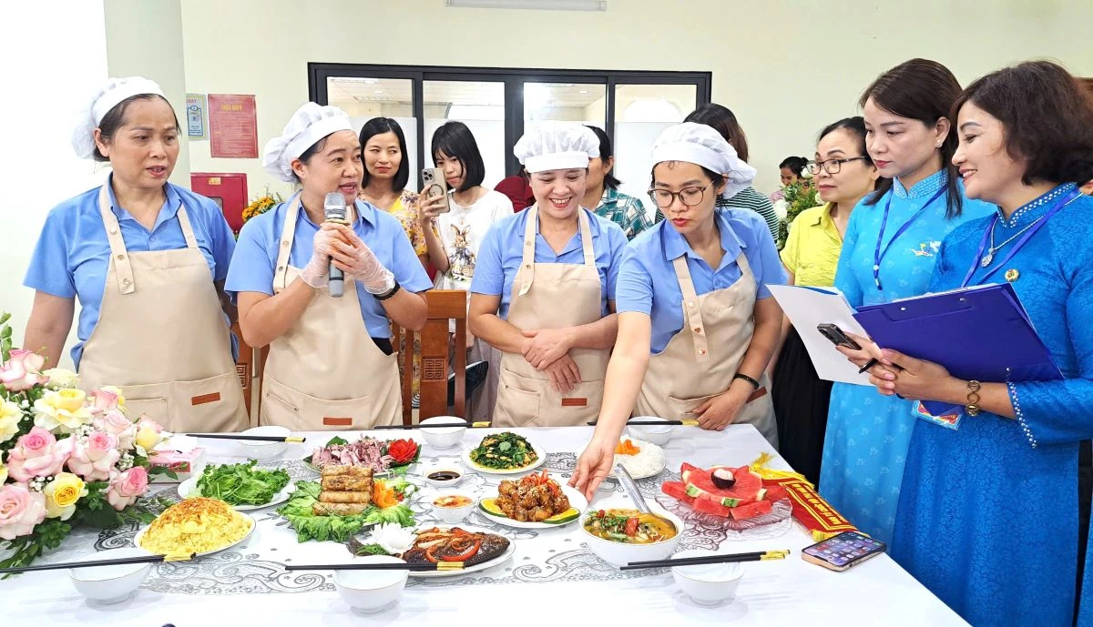 Sôi nổi hội thi nấu ăn “Bữa cơm gia đình - Gắn kết yêu thương”