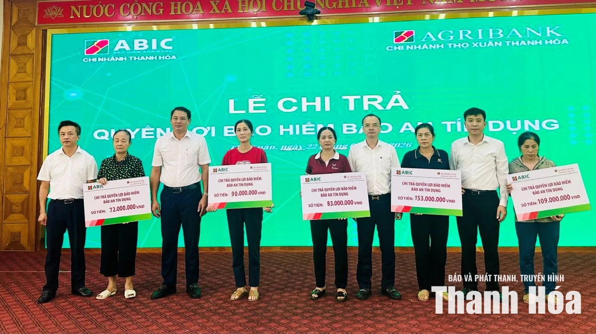 Chi trả quyền lợi cho khách hàng tham gia bảo hiểm khoản vay tại Agribank