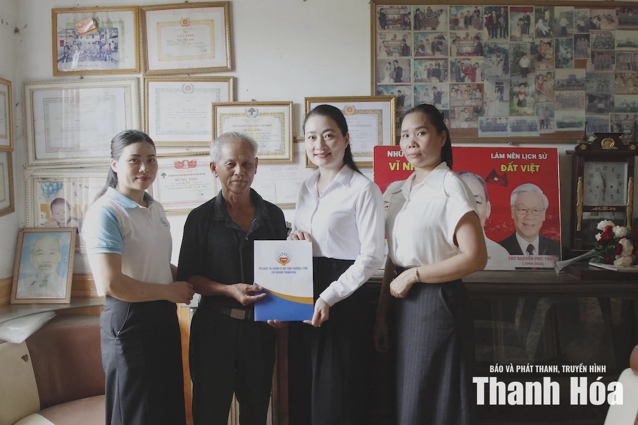 TYM Chi nhánh Thanh Hóa trao 49 suất quà tri ân dịp 27/7