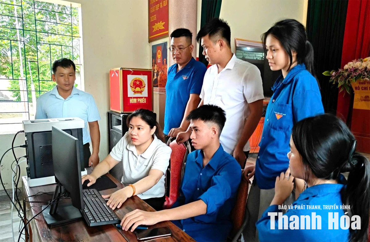 Hướng tới mục tiêu phổ cập tri thức số