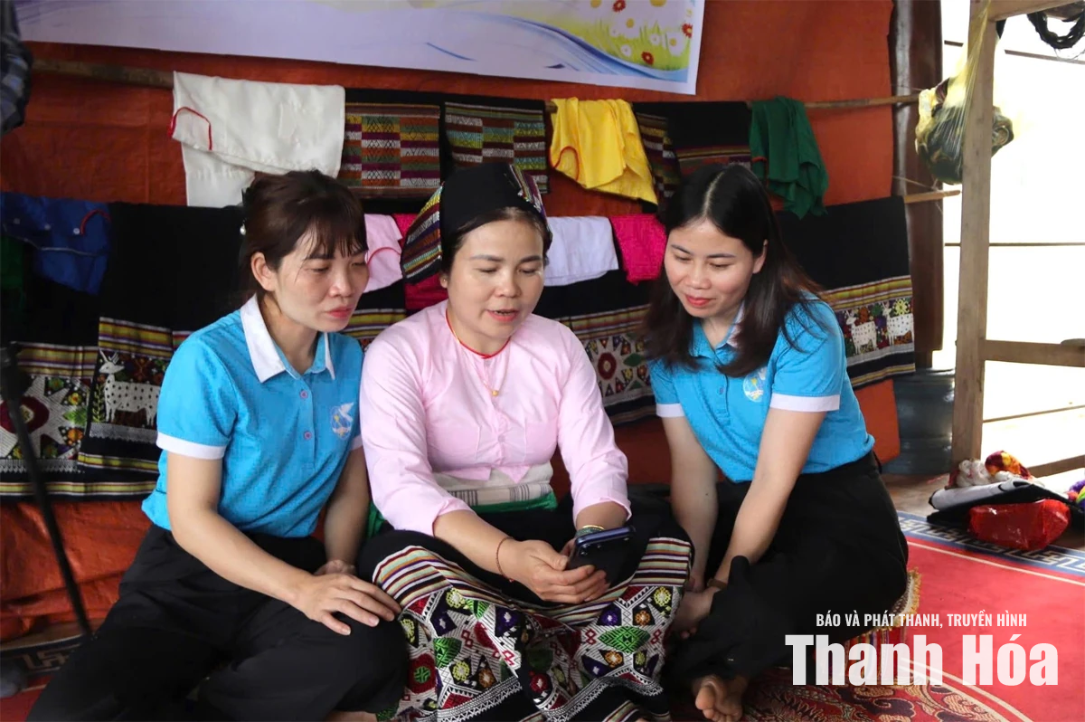Hướng tới mục tiêu phổ cập tri thức số