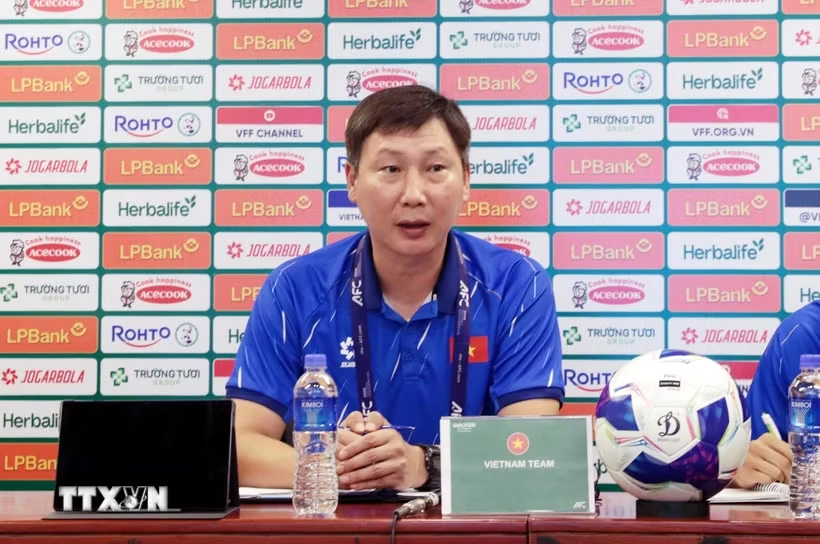 ASEAN Cup 2026: HLV Kim Sang Sik gửi thông điệp mạnh mẽ trước giờ G