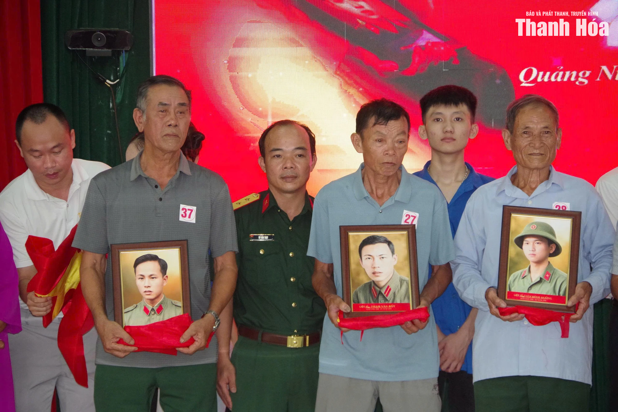 Tái hiện ký ức sống động trên từng bức ảnh