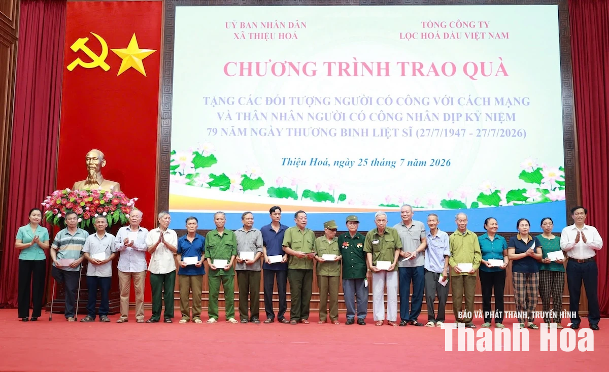 Tổng Công ty Lọc hóa dầu Việt Nam trao quà tri ân người có công tại xã Thiệu Hóa