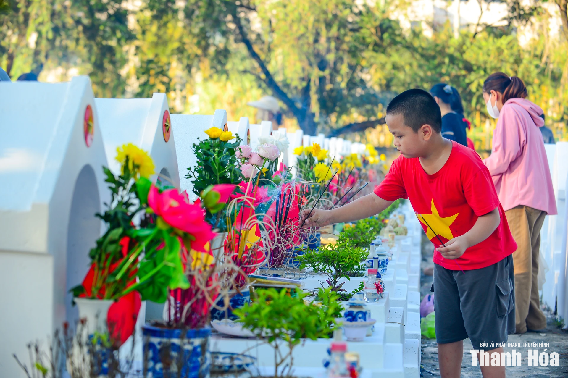 Tháng bảy ở Nghĩa trang Liệt sĩ Hàm Rồng: Nơi lòng biết ơn lắng lại