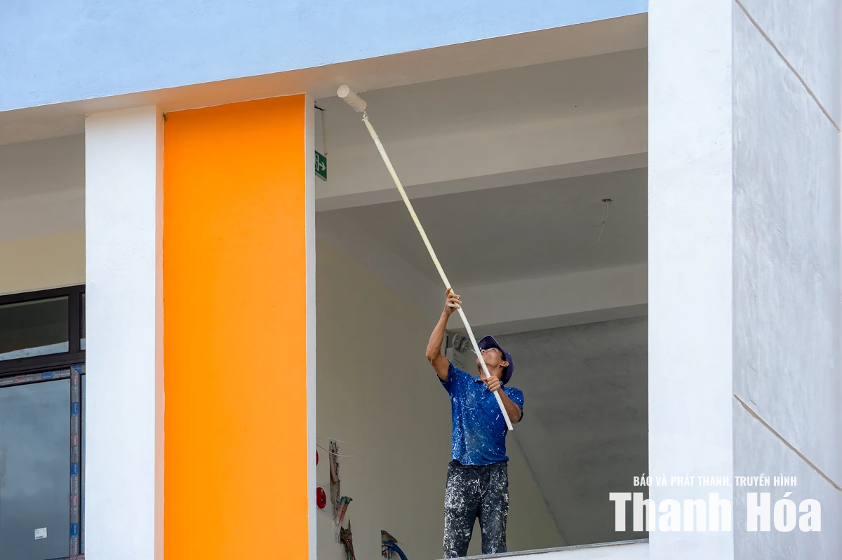 Trên công trường xây dựng Trường nội trú liên cấp nơi miền biên viễn