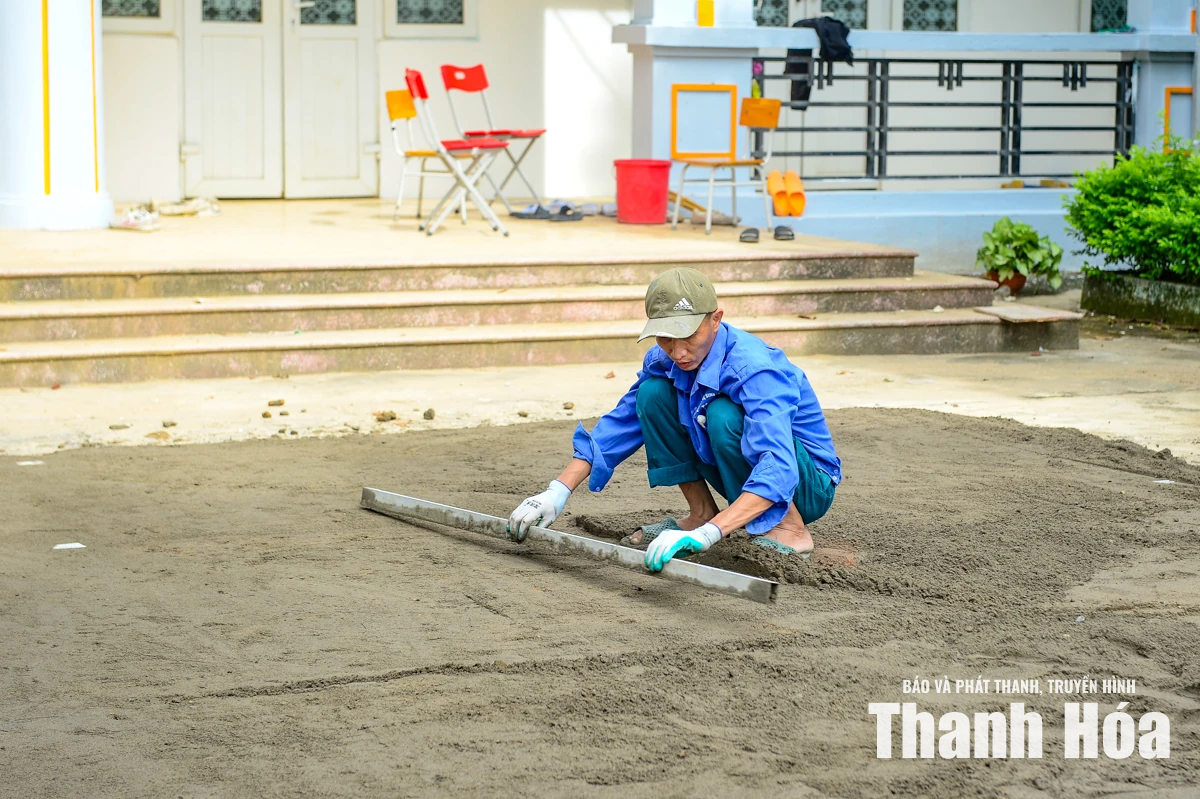 Trên công trường xây dựng Trường nội trú liên cấp nơi miền biên viễn