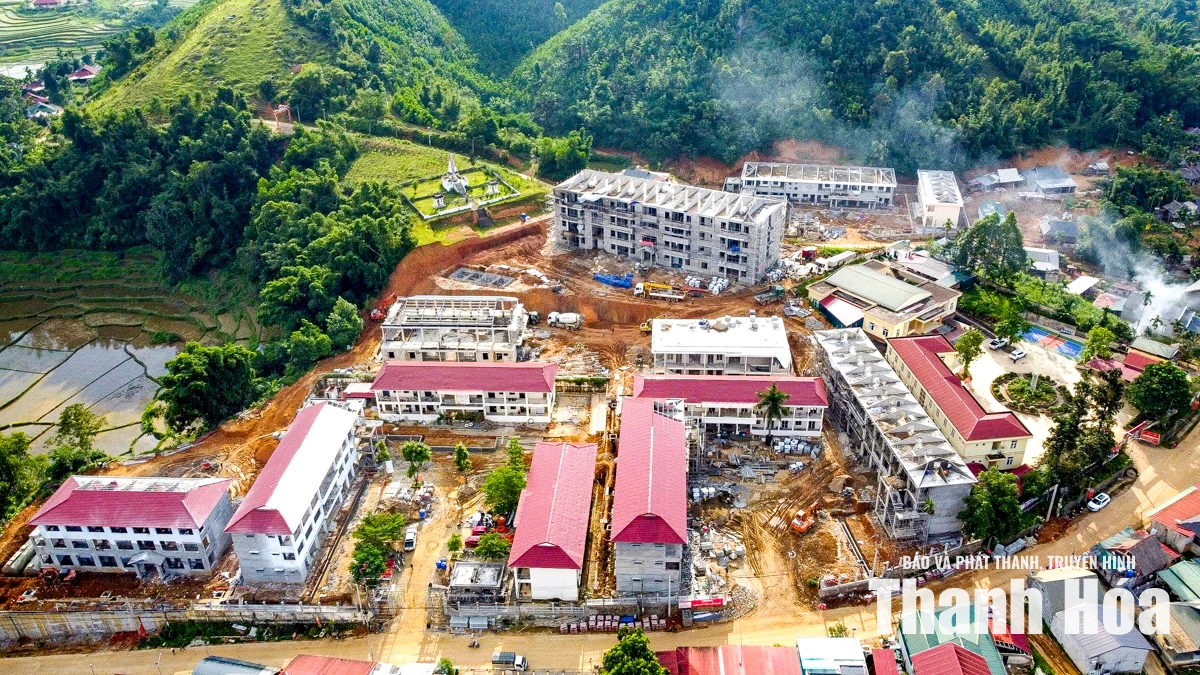 Hình hài ngôi trường nội trú liên cấp ở vùng biên xứ Thanh