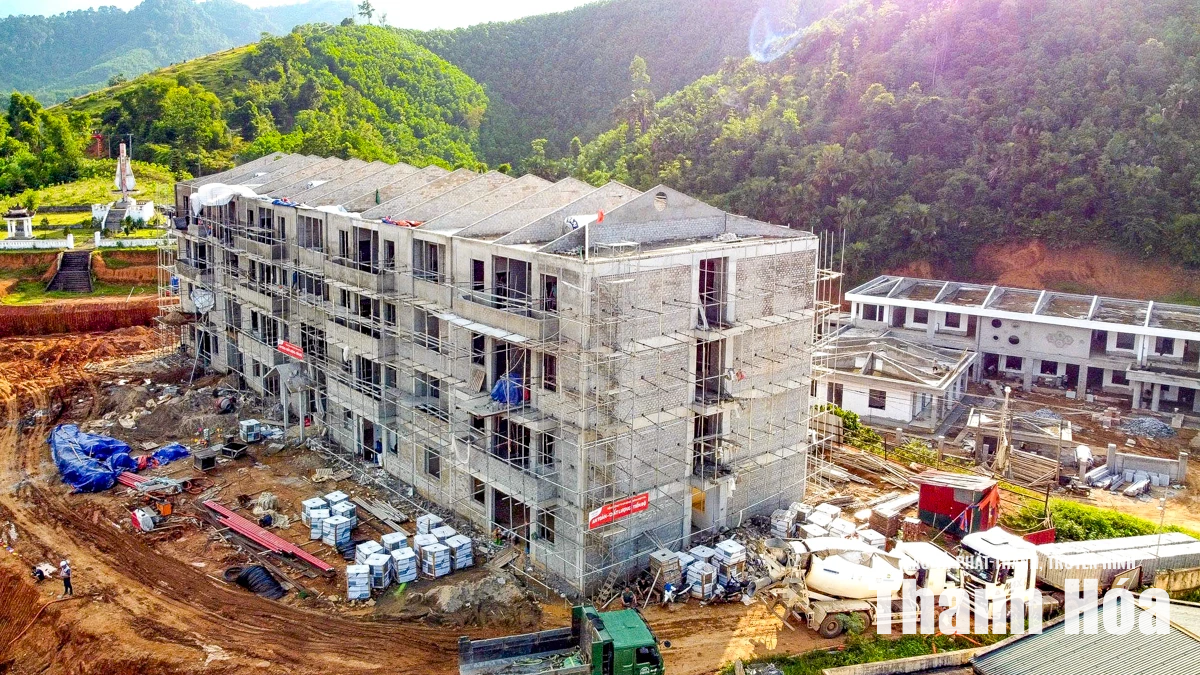 Hình hài ngôi trường nội trú liên cấp ở vùng biên xứ Thanh